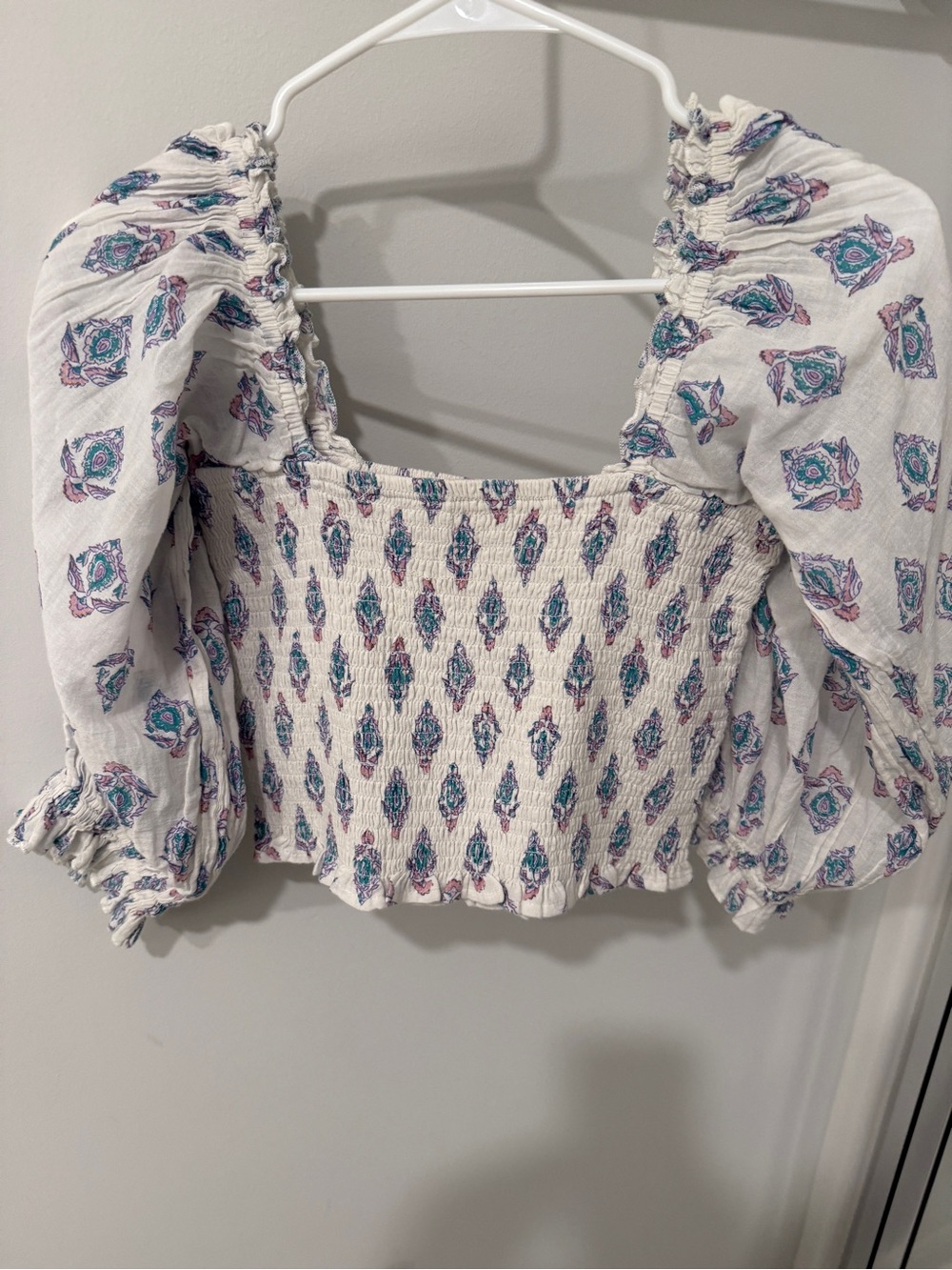 Billabong puffed sleeve top